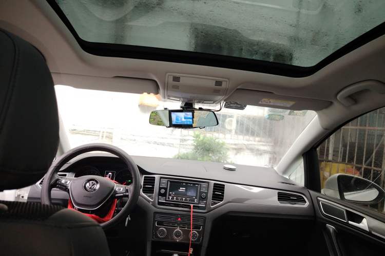 Used Volkswagen Golf Sportsvan 2018 230TSI Automatic Trend Edition Headliner