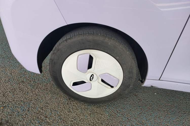 Used Chery QQ Ice Cream 2022 170km Sundae Phosphate Lithium-Ion