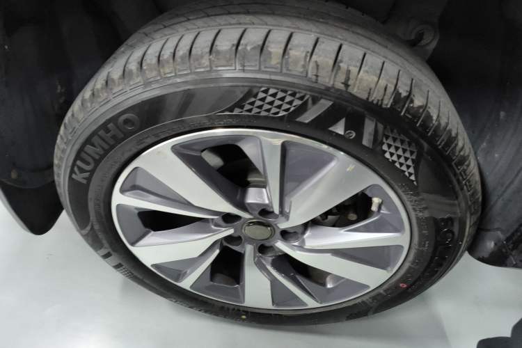Used Geely Auto Haoyue 2020 1.8TD DCT Flagship 7-Seater Right Rear Wheel Hub