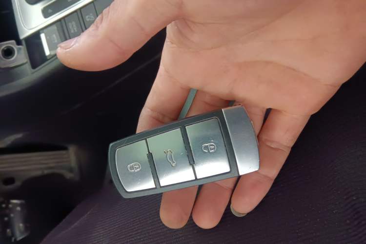 Used Volkswagen Magotan 2013 1.8TSI Luxury Model Interior 1