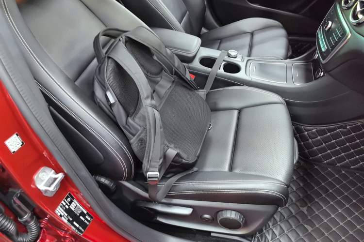 Used Mercedes-Benz GLA 2019 GLA 200 Fashion Model Right Front Seat