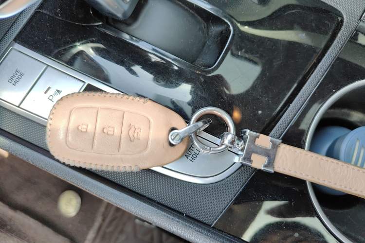 Used Hyundai Elantra 2021 1.5L CVT LUX Prestige Edition Vehicle Key