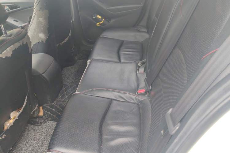 Used Mazda Mazda 3 Axela 2016 Sedan 1.5L Automatic Luxury Model
