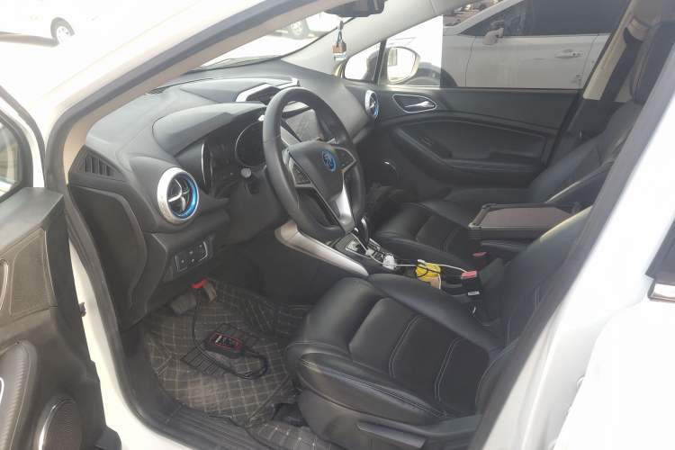 Used BYD Yuan New Energy 2019 EV360 Smart Connect Leading Model Driver Seat