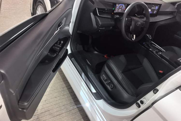 Used Toyota Camry 2024 Dual-Motor 2.0 HGVP Luxury Edition Left Front Seat