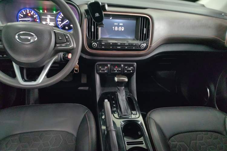 Used GAC Trumpchi GS3 2017 150N Automatic Elite Edition Audio And AC Panel