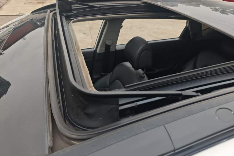 Used Hyundai Tucson 2015 2.0L Automatic Two-Wheel Drive Smart Version
