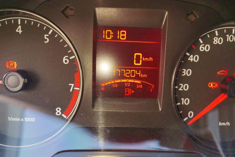 Used Volkswagen Santana 2015 1.6L Manual Comfort Edition
