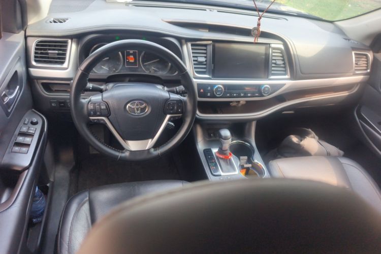 Used Toyota Highlander 2021 2.0T Two-Wheel Drive Luxury Edition 7 Seats
