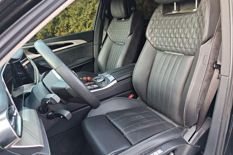 Used Hongqi H9 2022 2.0T Smart Connect Flagship Edition
