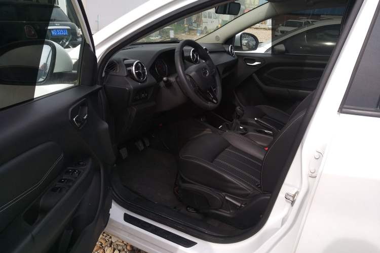 Used Soueast DX3 2022 1.5L Manual Luxury Version Driver Seat