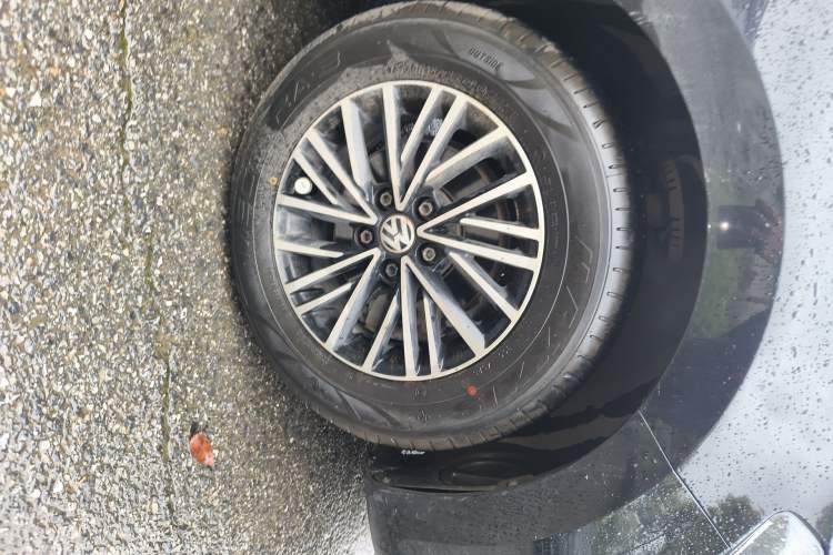 Used Volkswagen Santana 2018 1.5L Manual Fashion Edition Right Front Wheel Hub