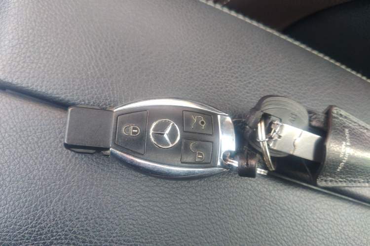 Used Mercedes-Benz GLC 2016 GLC 260 4MATIC Luxury Model
