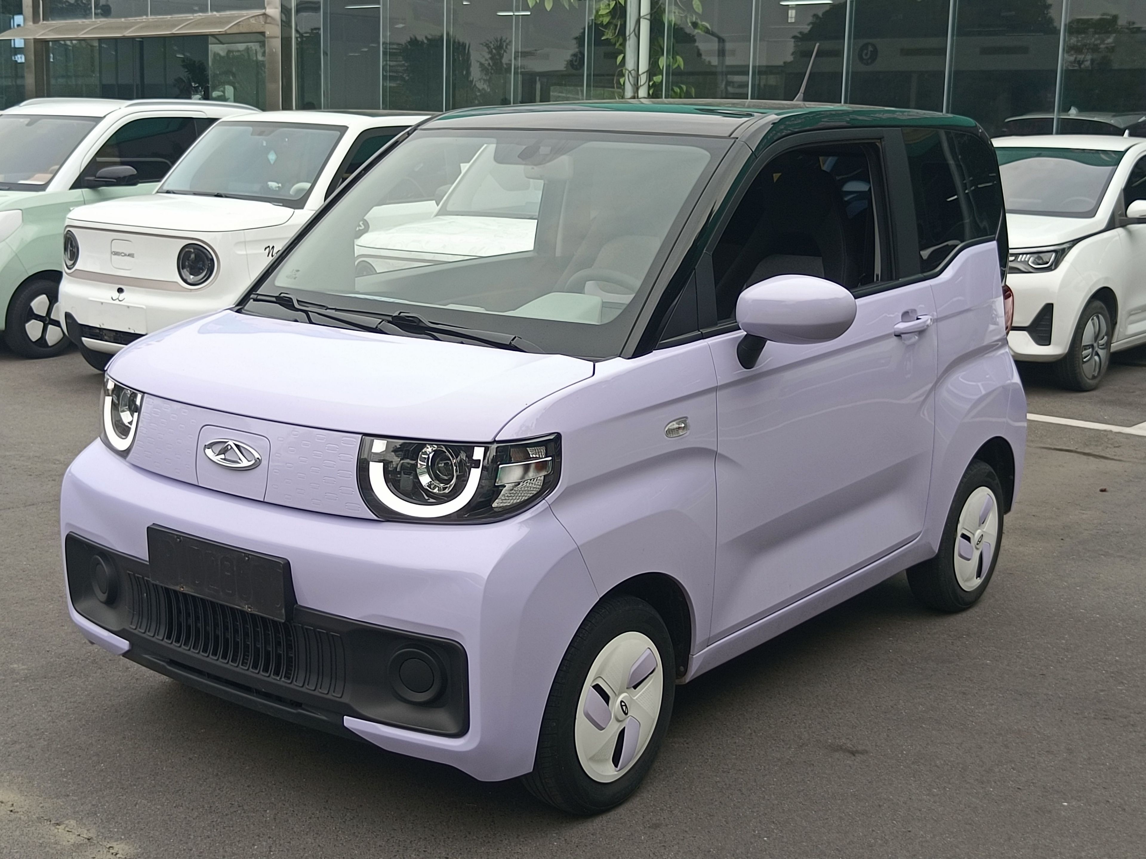 Unter der Vorderseite des Autos
