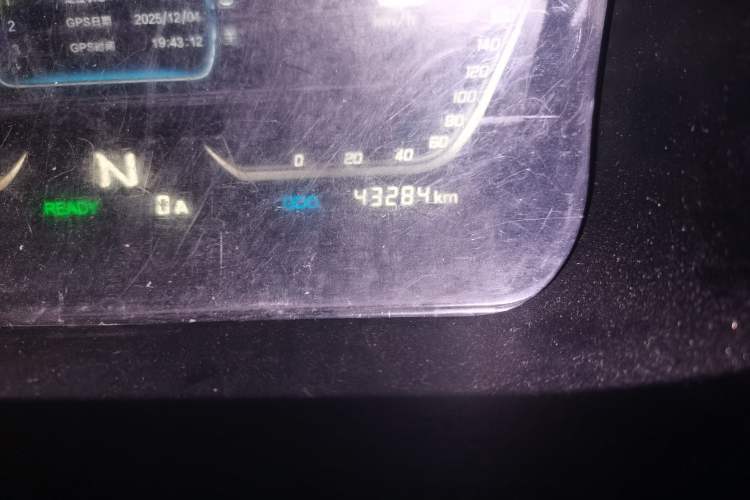 Used Sunlong DST 5 2021 All-Electric Van with 41.86 kWh