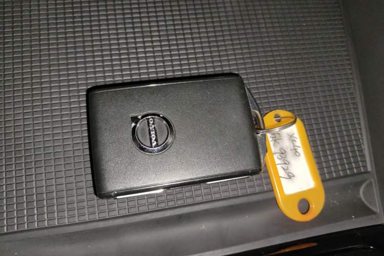 Used Volvo XC40 2024 B4 4x4 Smart Luxury Edition
