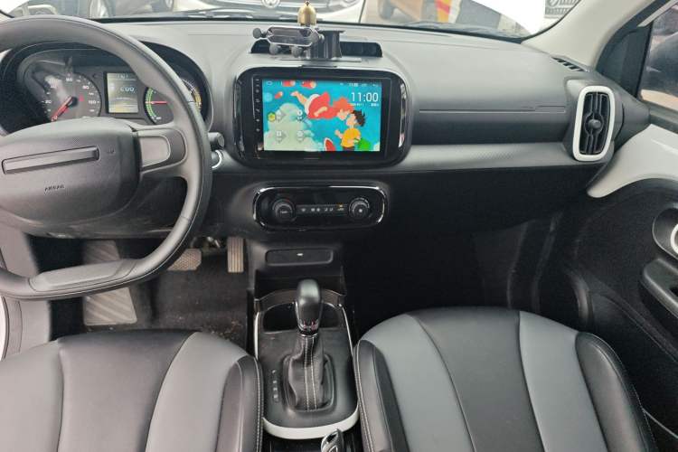 Used Roewe Clever 2022 311km QiQi BoBo Edition Audio And AC Panel