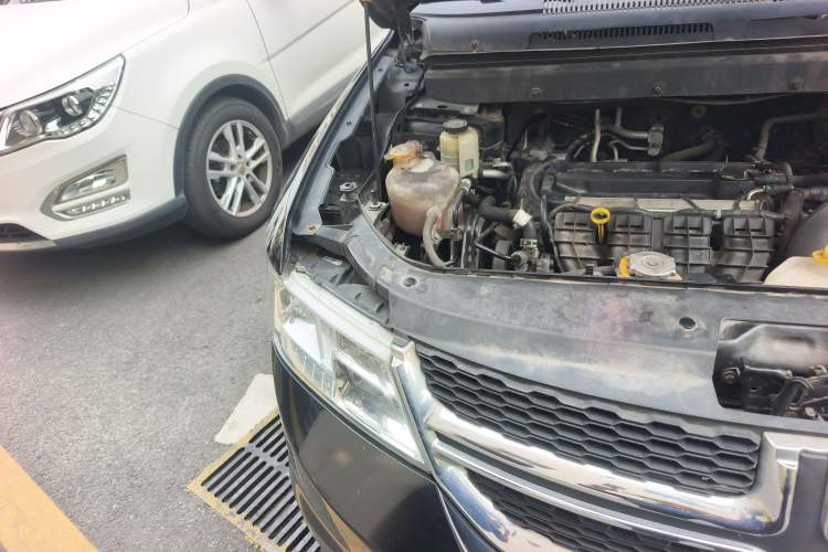 Used Dodge Journey 2013 2.4L Two-Wheel Drive Luxury Version