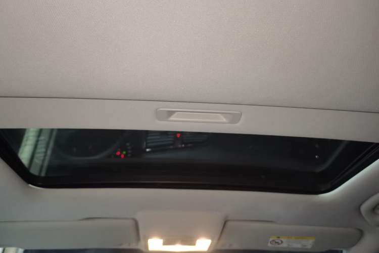 Used Volkswagen Lavida 2017 1.6L Automatic Comfort Edition
