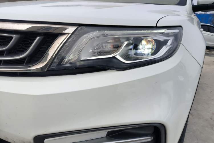 Used Geely Auto Emgrand X7 Sport 2018 1.8TD Automatic Two-Wheel Drive Smart Connect 4G Internet Edition