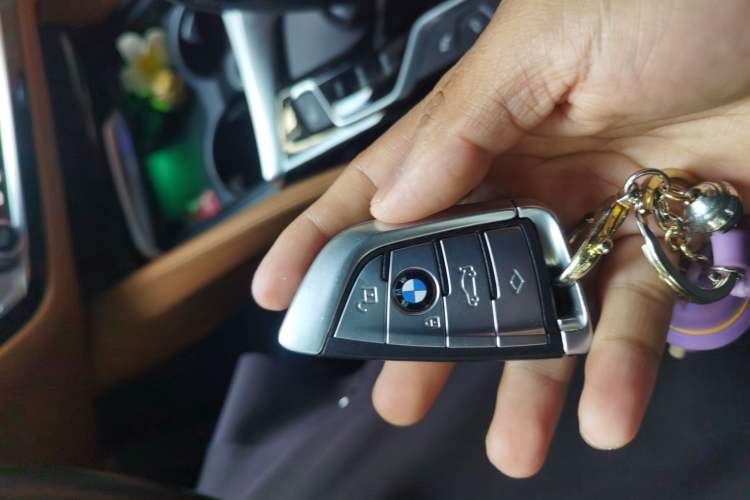 Used BMW 5 Series 2020 530Li Luxury Edition M Sport Package Vehicle Key