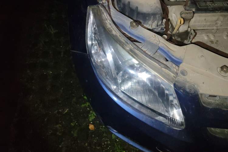 Used Chevrolet Sail 2010 Sedan 1.2L Manual Warm Edition Right Front Headlight