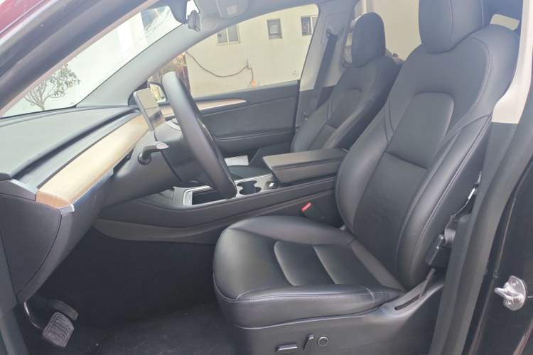 Used Tesla Model Y 2021 Long-Range All-Wheel-Drive Version 3D7 Left Front Seat