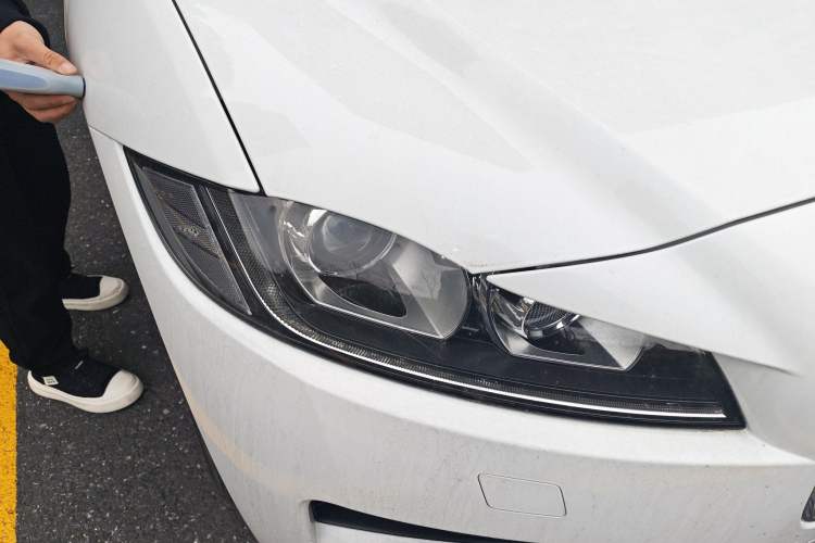 Used Jaguar F-PACE 2019 2.0T Four-Wheel Drive Urban Luxury Edition Right Front Headlight