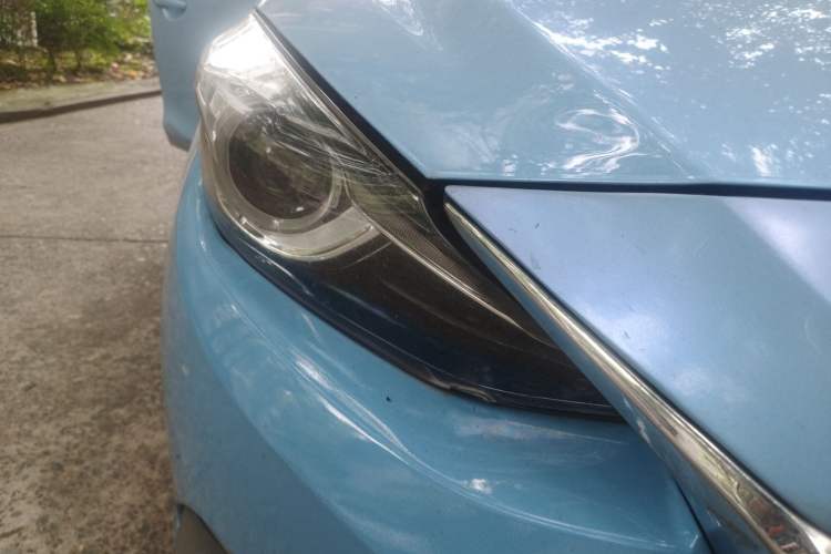 Used Mazda 3 Axela 2016 Sedan 1.5L Manual Luxury Model