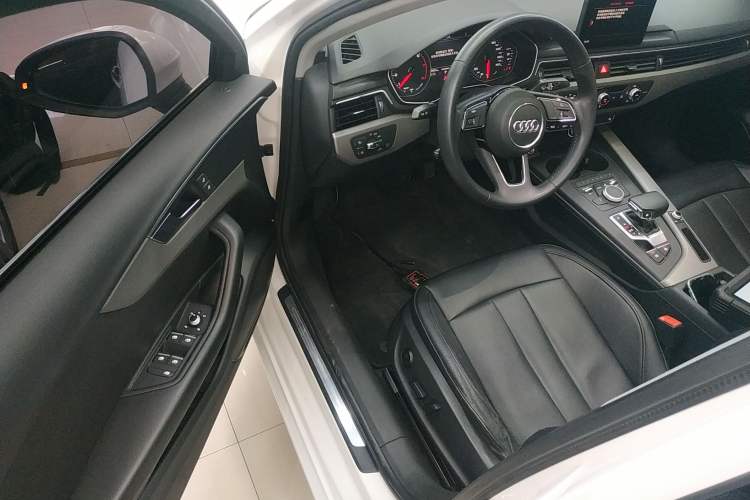 Used Audi A4L 2018 30th Anniversary Edition 40 TFSI Trendy Model