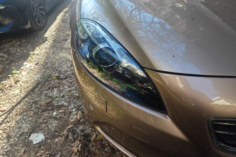 Used Volvo V40 2015 1.6T Zhiyi Edition
