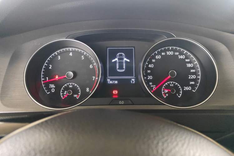 Used Volkswagen Golf 2014 1.4 TSI Manual Comfort Model Instrument Cluster