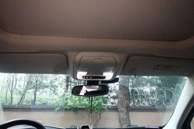 Used Cadillac XT5 2016 28T Four-Wheel Drive Luxury Model Headliner