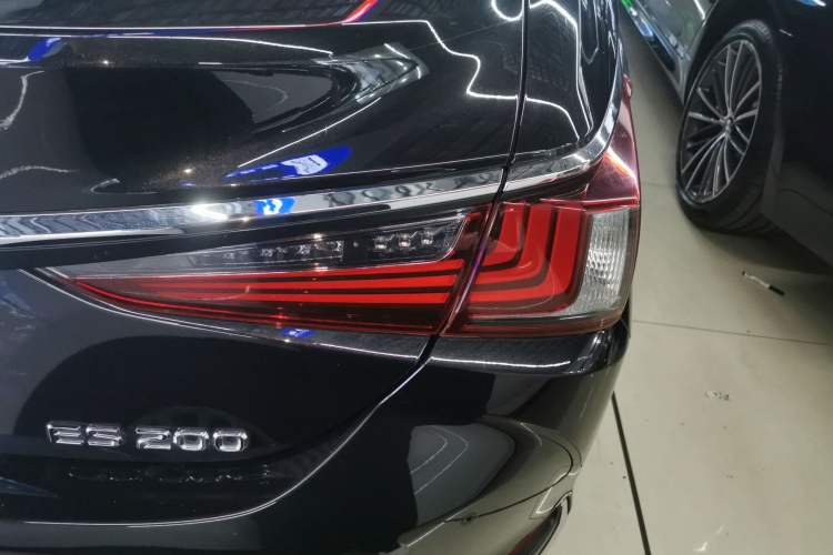 Used Lexus ES 2022 200 Excellence Edition
