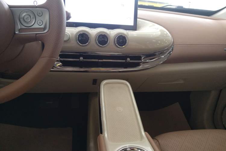 Used Wuling Bingo 2025 410 km Lingxi Deluxe Edition Audio And AC Panel