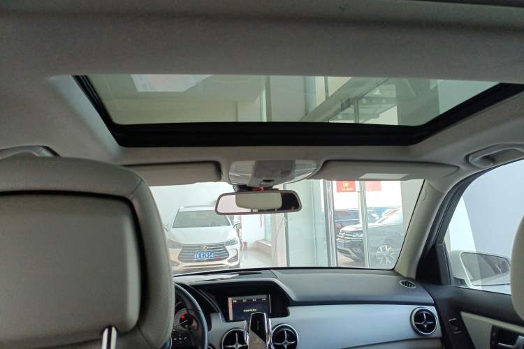 Used Mercedes-Benz GLK-Class 2013 GLK 300 4MATIC Dynamic Sunroof Model