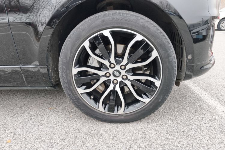 Used Land Rover Range Sport 2021 3.0 L6 YAO Black Edition Right Front Wheel Hub