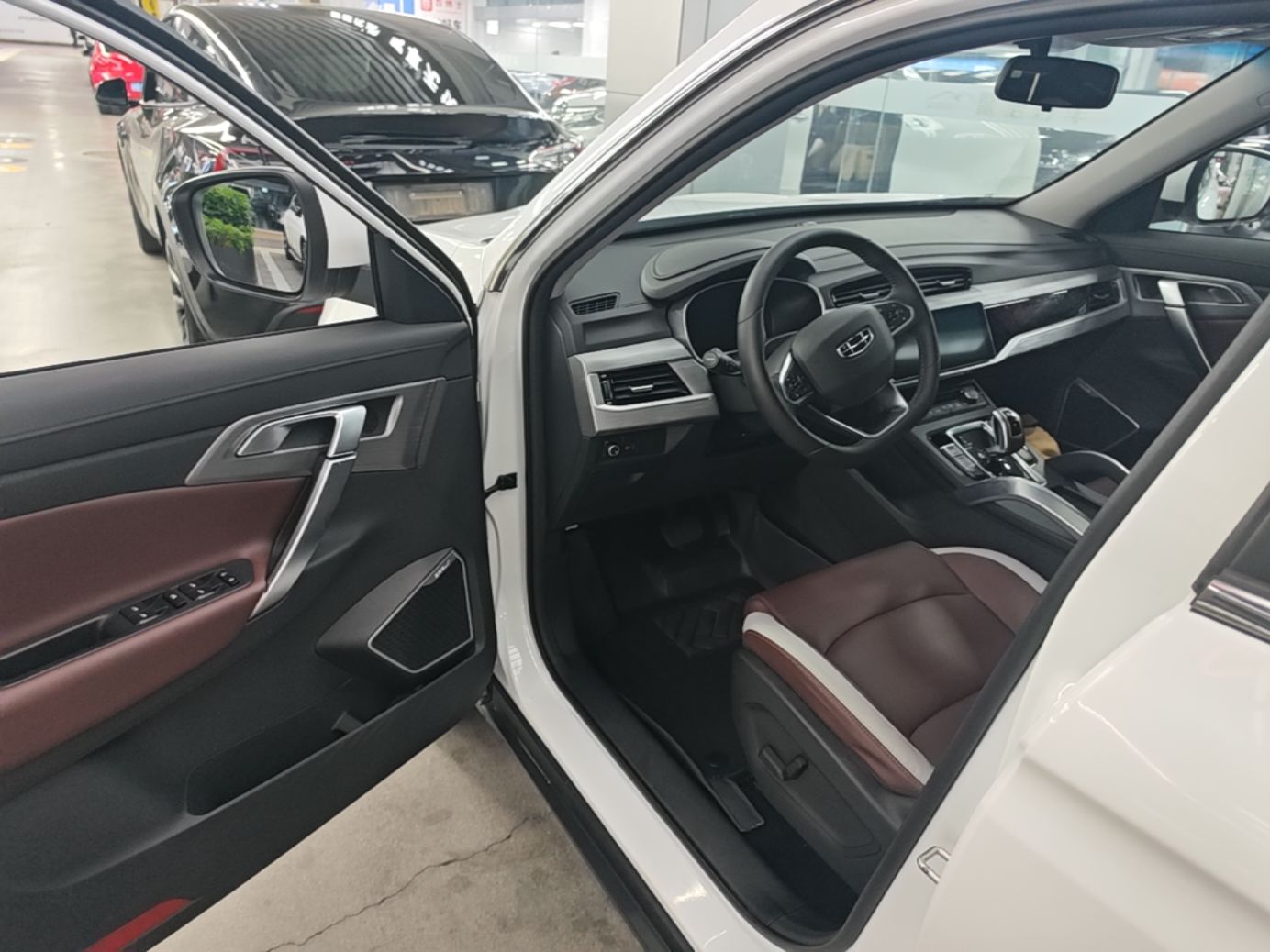 Geely Auto Emgrand X7 Sport 2022 1.8TD DCT Zhiya Trim — снимка 18