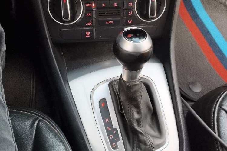 Used Audi Q3 2016 30 TFSI Fashion Model Gear Lever