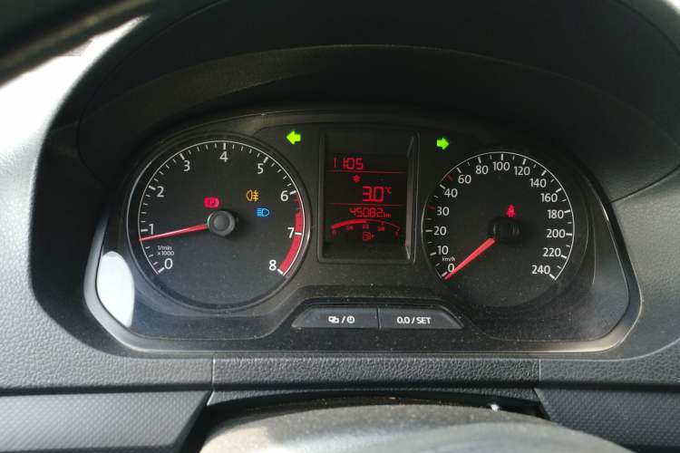 Used Volkswagen Jetta 2015 Zhuihui Edition 1.4L Manual Fashion Model