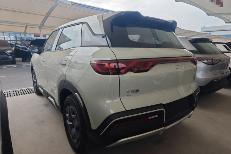 Used BYD Yuan UP 2025 Model 301KM Leading Version Exterior 2