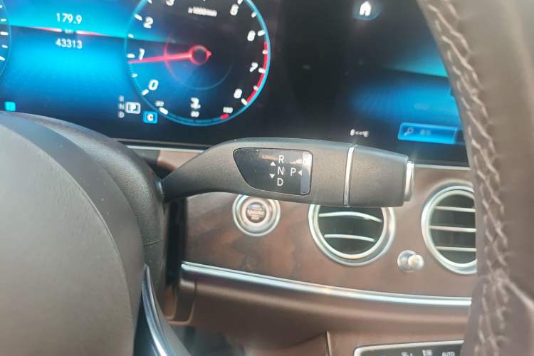 Used Mercedes-Benz E-Class 2021 Restyled E 300 L Luxury Edition Gear Lever
