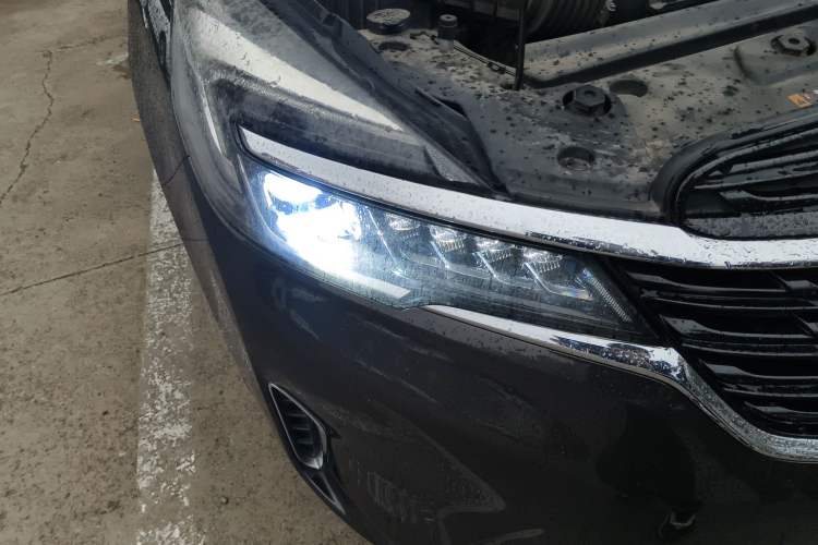 Used Buick GL8 2021 Land Cruiser Executive 652T Premium Model Right Front Headlight