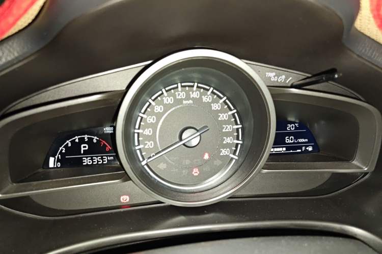 Used Mazda 3 Axela 2017 Sedan 1.5L Automatic Luxury Model Emission Standard China V Instrument Cluster