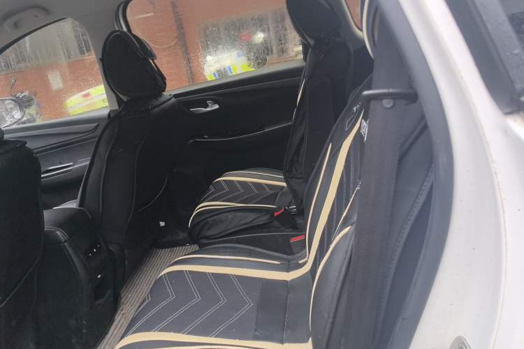 Used Baojun 730 2019 1.5L Manual Fashion Model 7-seater National V