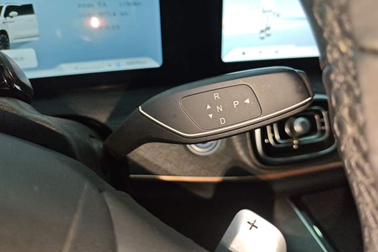 Used Chery Tiggo 9 2023 2.0T Dual-Clutch Two-Wheel Drive Prestige Version 7 Seats