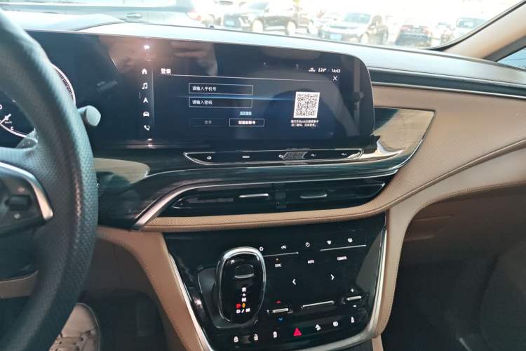 Used Buick GL8 2021 ES Land Cruiser 653T Luxury Edition Audio And AC Panel