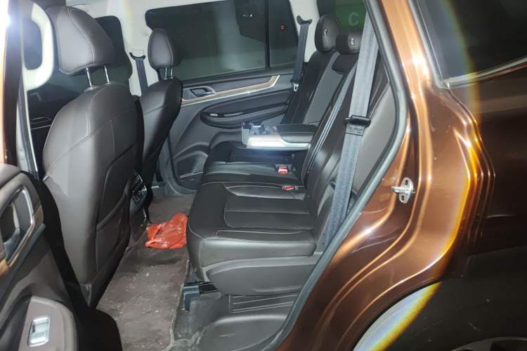 Used Roewe RX8 2018 30T Smart Connectivity All-Wheel Drive Supreme Edition
