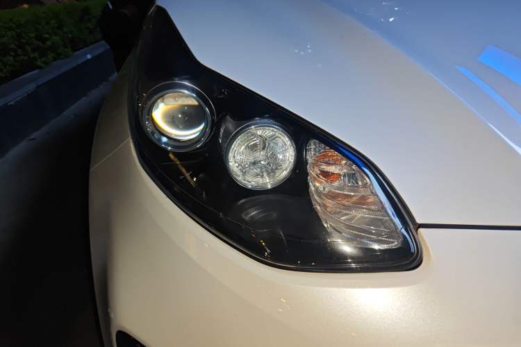 Used Kia KX5 2016 1.6T Automatic Two-Wheel Drive DLX Right Front Headlight