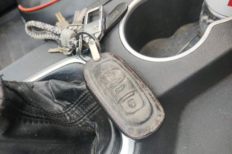 Used Geely Auto Vision X6 2016 1.8L Manual Luxury Model
